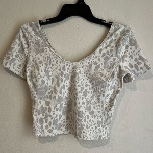 Lululemon Align Cropped T-Shirt | Women’s Size 6 | Cheetah Camo Antique White